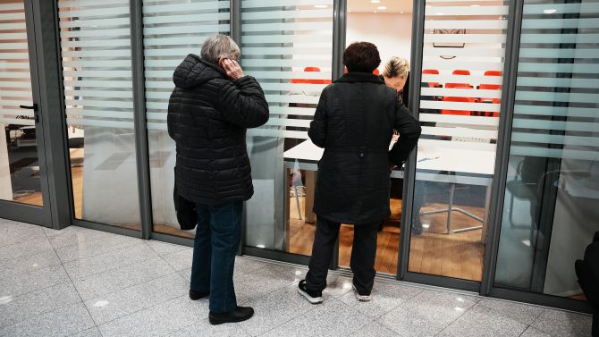 Počela podjela uskrsnih poklon-bonova umirovljenicima