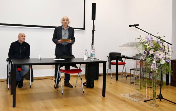 U Belišću održano predavanje doc.dr.sc. Borisa Becka ''Kako se i zašto prevodi Biblija''