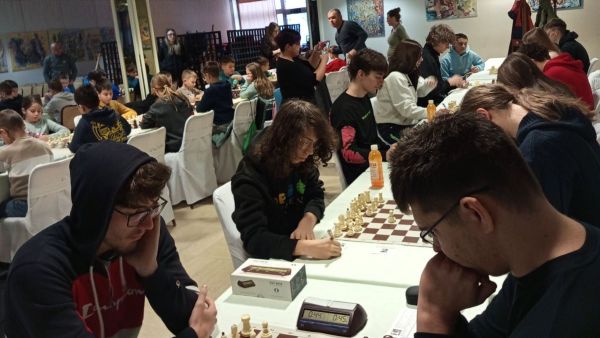 JUNIORSKO I KADETSKO PRVENSTVO OSJEČKO-BARANJSKE ŽUPANIJE U ŠAHU: Matej Filić juniorski županijski prvak u šahu